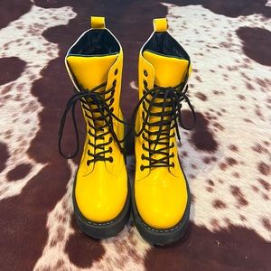 Yellow boots size 7